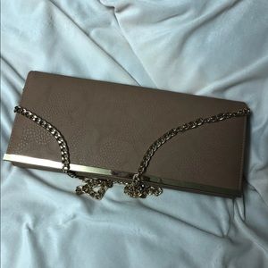 Clutch With Gold Chain/metal
